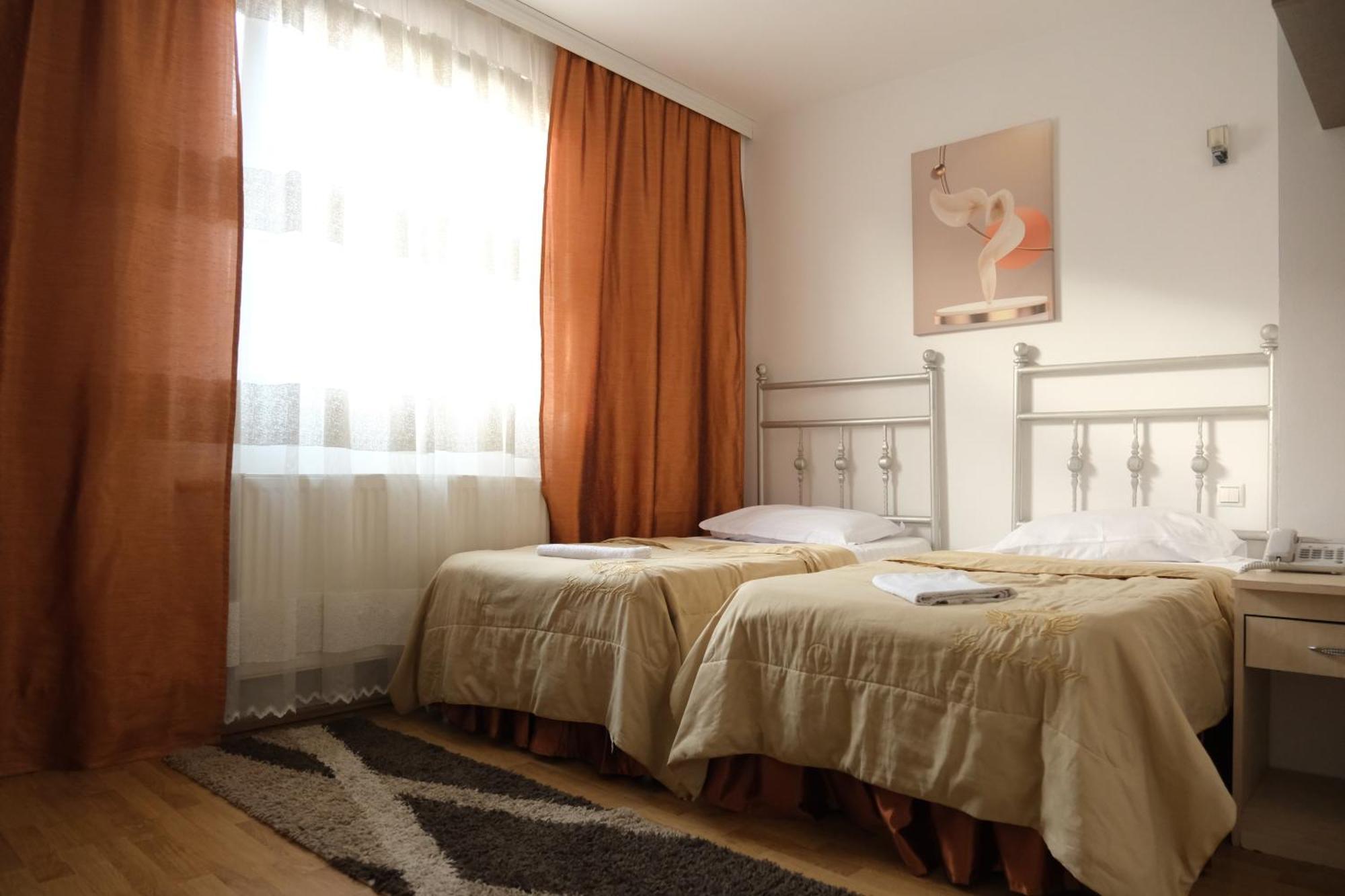 Hotel Sara & Spa Prishtine Bagian luar foto