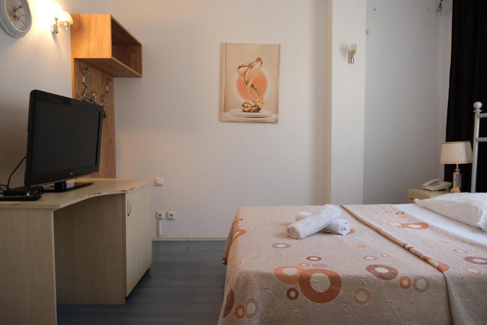 Hotel Sara & Spa Prishtine Bagian luar foto